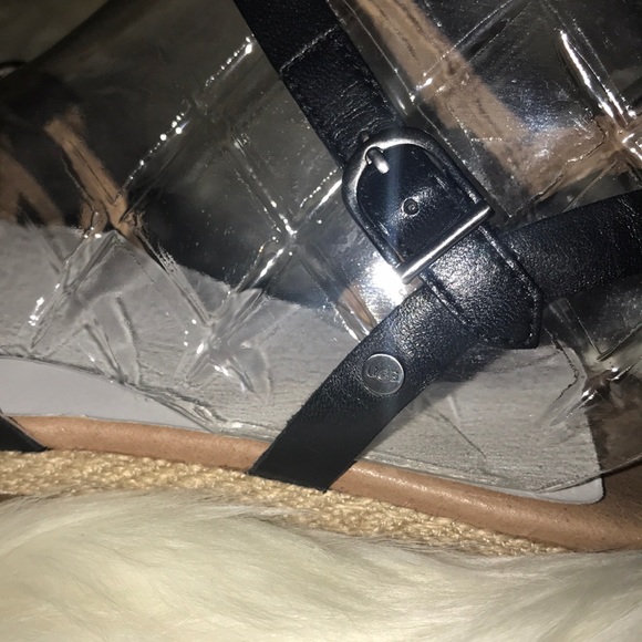 Women’s UGG LARISA  leather sandal SALE!!! - Picture 6 of 8